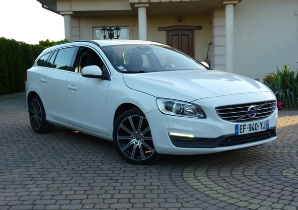 Volvo V60 cena 44500 przebieg: 299900, rok produkcji 2016 z Kraśnik małe 106